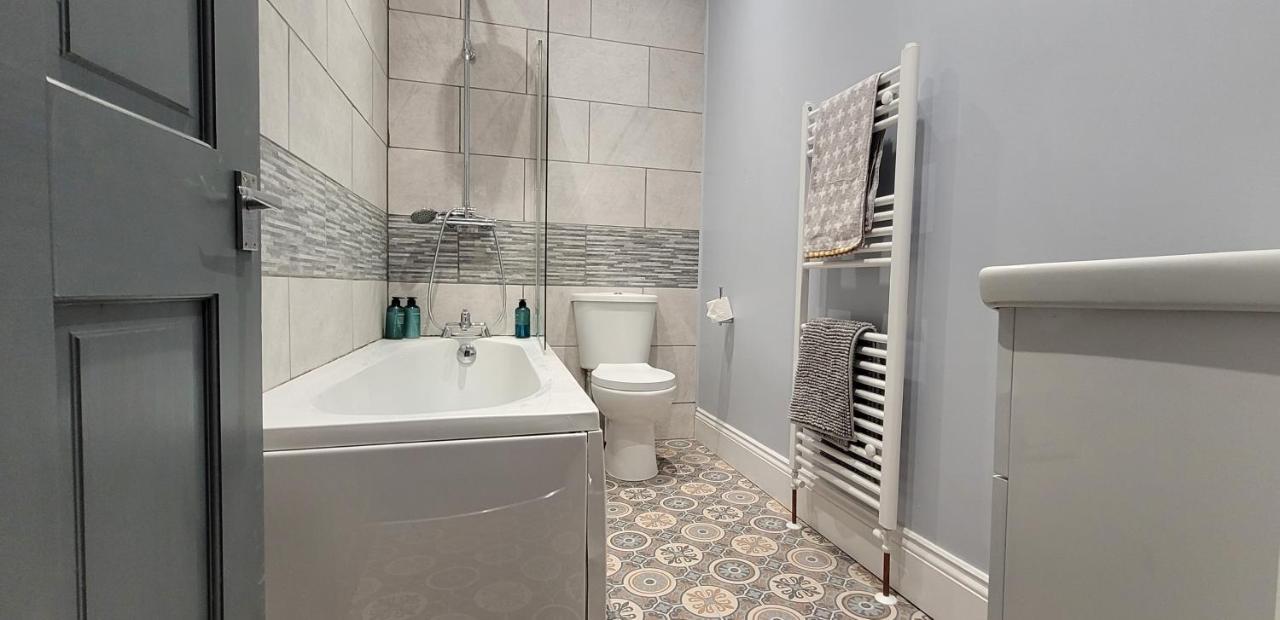 Sutherland St - 2 Bed Home With Free Parking Йорк Екстериор снимка