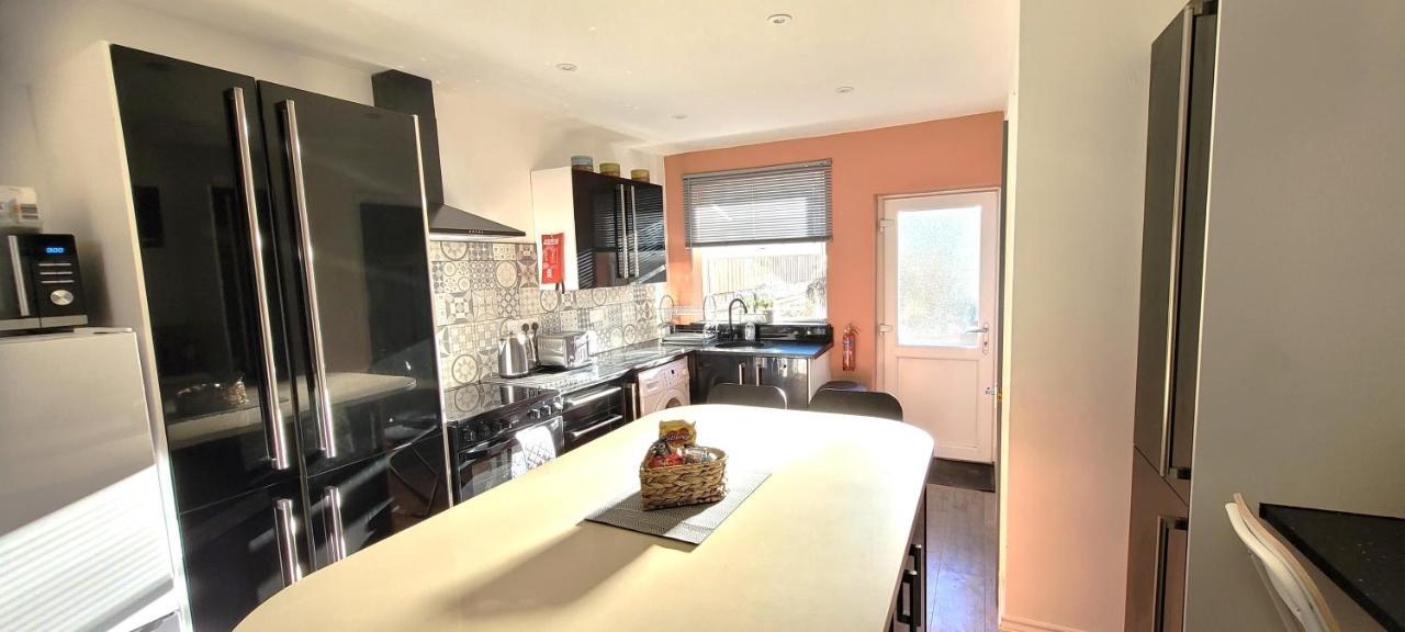 Sutherland St - 2 Bed Home With Free Parking Йорк Екстериор снимка