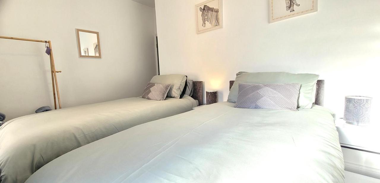 Sutherland St - 2 Bed Home With Free Parking Йорк Екстериор снимка